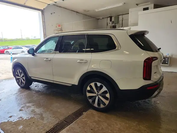 5XYP6DHC9LG011631 2020 KIA TELLURIDE - Image 2