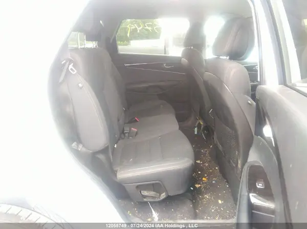 5XYPG4A14GG083123 2016 KIA SORENTO - Image 8