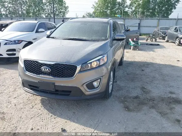 5XYPG4A19GG053776 2016 KIA SORENTO - Image 2
