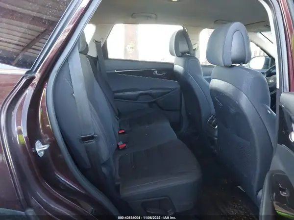 5XYPG4A30GG002118 2016 KIA SORENTO - Image 8