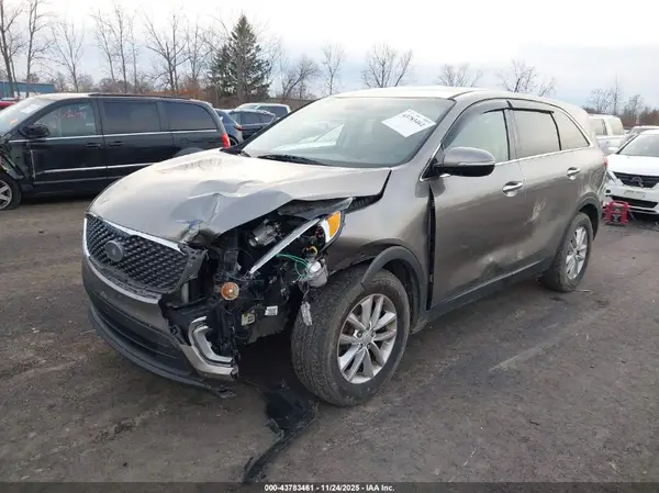 5XYPG4A30GG004659 2016 KIA SORENTO - Image 2