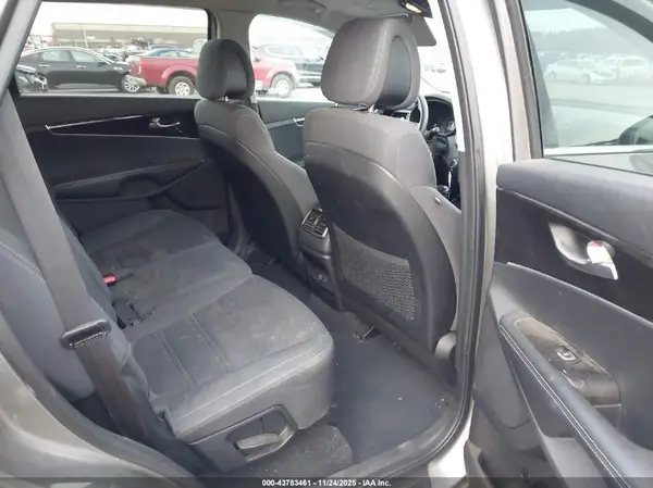 5XYPG4A30GG004659 2016 KIA SORENTO - Image 8