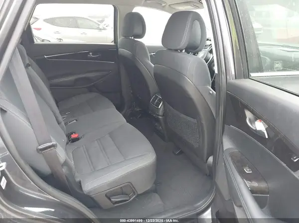 5XYPG4A30GG017203 2016 KIA SORENTO - Image 8