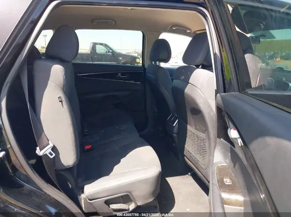 5XYPG4A30GG022983 2016 KIA SORENTO - Image 8