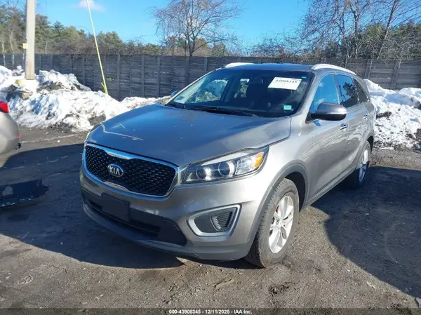 5XYPG4A30GG051447 2016 KIA SORENTO - Image 2