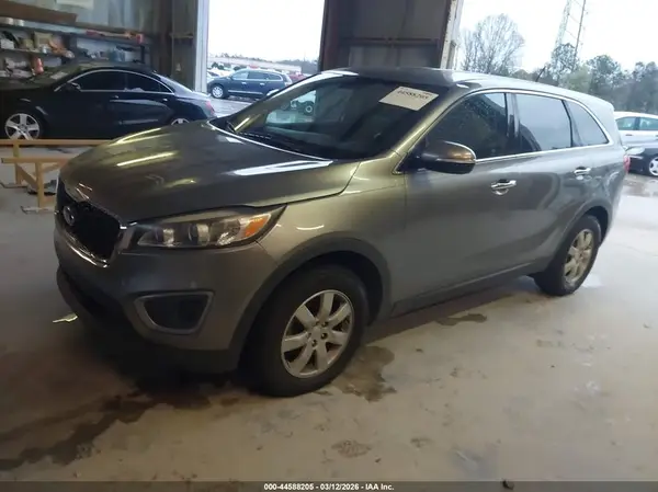 5XYPG4A30GG058317 2016 KIA SORENTO - Image 2