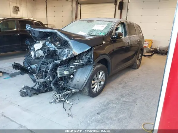 5XYPG4A30GG060634 2016 KIA SORENTO - Image 2