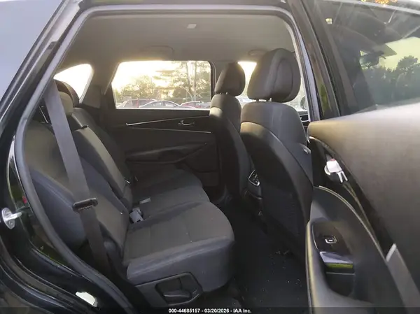 5XYPG4A30GG061251 2016 KIA SORENTO - Image 8