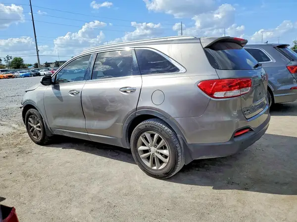 5XYPG4A30GG065557 2016 KIA SORENTO - Image 2