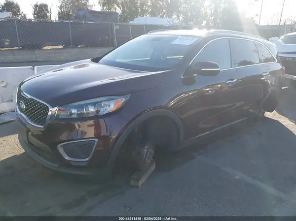 5XYPG4A30GG066403 2016 KIA SORENTO - Image 2