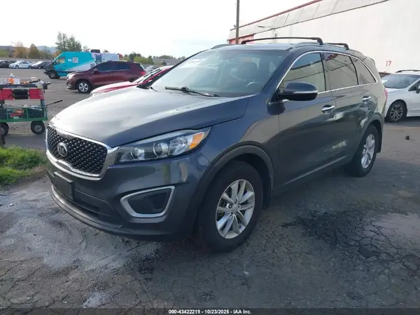5XYPG4A30GG068202 2016 KIA SORENTO - Image 2