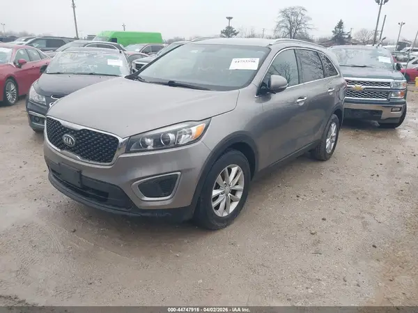 5XYPG4A30GG076722 2016 KIA SORENTO - Image 2