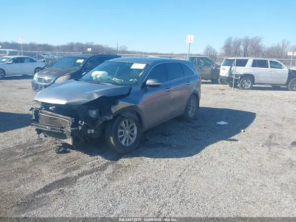 5XYPG4A30GG077918 2016 KIA SORENTO - Image 2