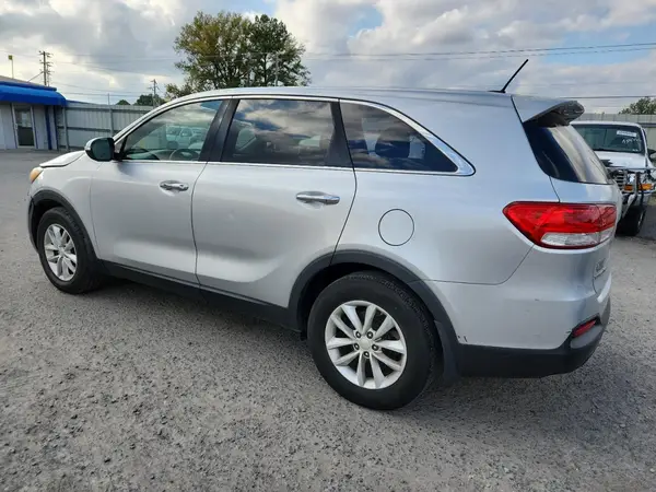 5XYPG4A30GG079989 2016 KIA SORENTO - Image 2
