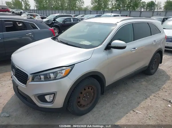5XYPG4A30GG083802 2016 KIA SORENTO - Image 2