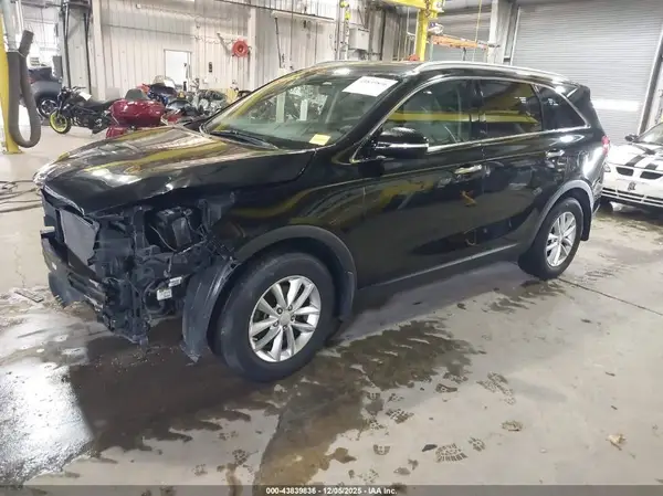 5XYPG4A30GG085744 2016 KIA SORENTO - Image 2