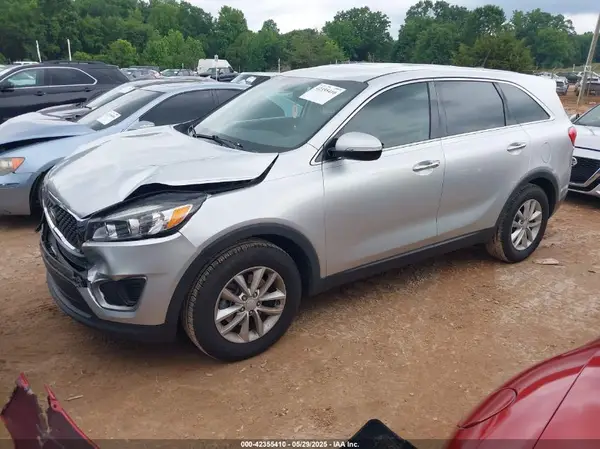 5XYPG4A30GG085839 2016 KIA SORENTO - Image 2