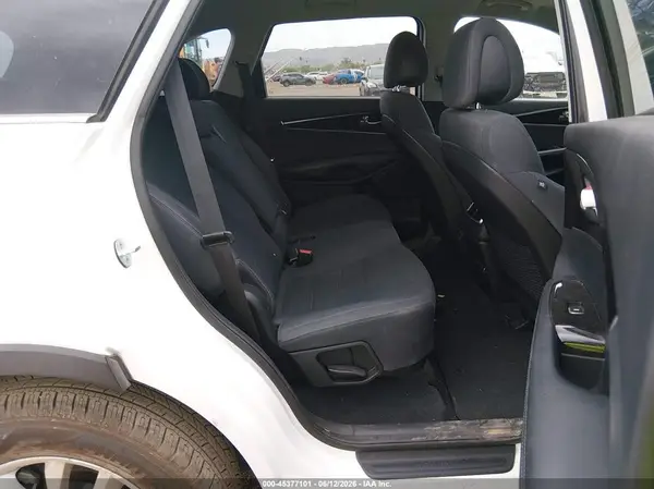 5XYPG4A30GG086165 2016 KIA SORENTO - Image 8