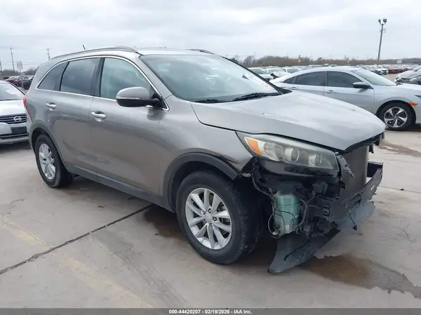 5XYPG4A30GG093858 2016 KIA SORENTO - Image 1