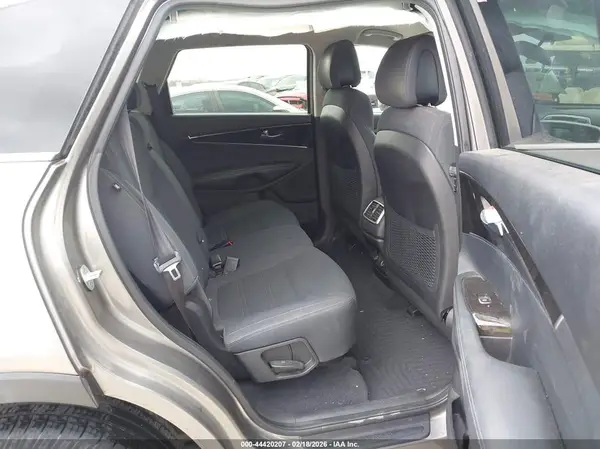 5XYPG4A30GG093858 2016 KIA SORENTO - Image 8
