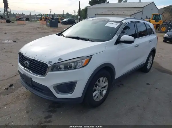 5XYPG4A30GG098655 2016 KIA SORENTO - Image 2