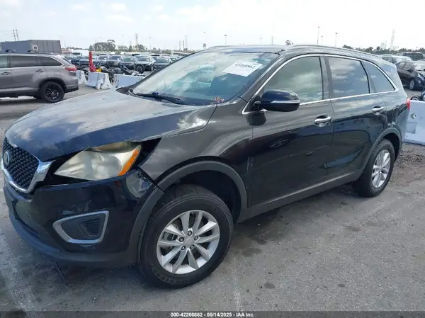 5XYPG4A30GG114823 2016 KIA SORENTO - Image 2