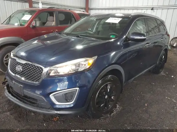 5XYPG4A30GG123487 2016 KIA SORENTO - Image 2