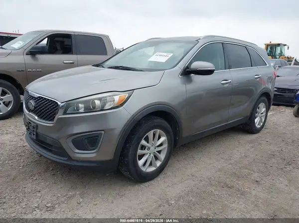 5XYPG4A30GG140340 2016 KIA SORENTO - Image 2