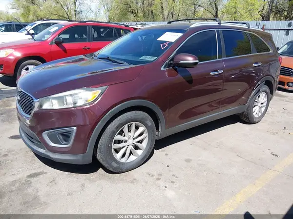 5XYPG4A30GG140807 2016 KIA SORENTO - Image 2