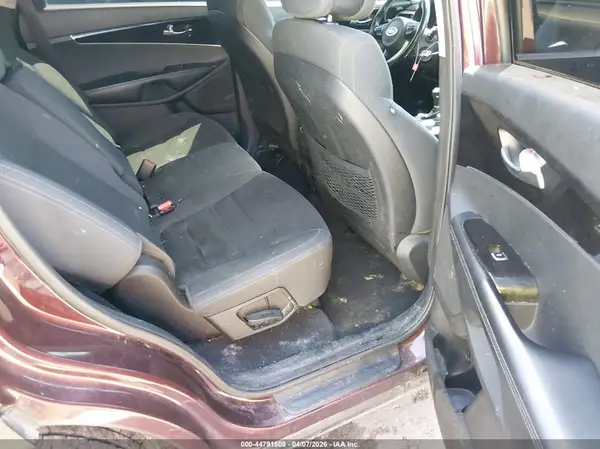5XYPG4A30GG140807 2016 KIA SORENTO - Image 8