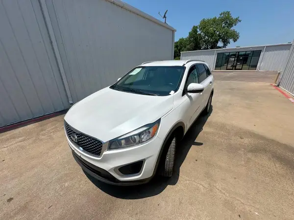5XYPG4A30GG157218 2016 KIA SORENTO - Image 2