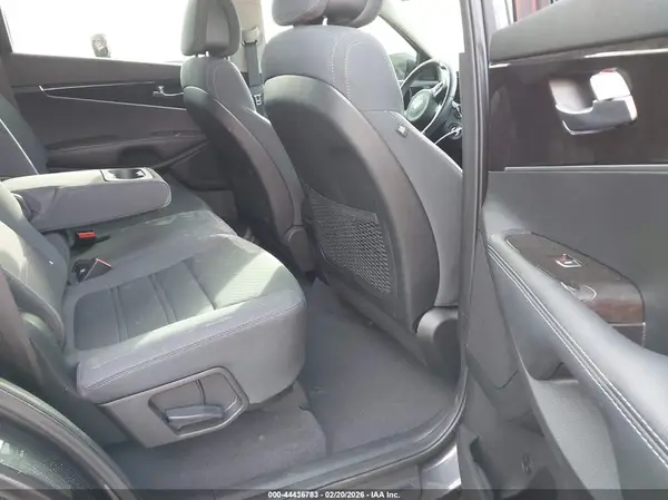 5XYPG4A30GG163312 2016 KIA SORENTO - Image 8