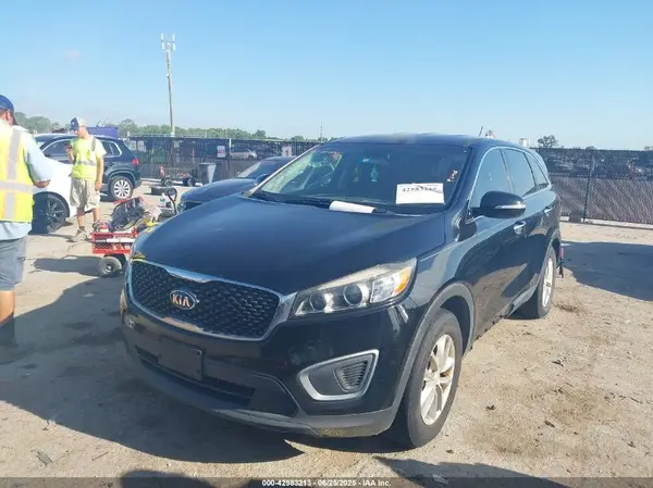 5XYPG4A30GG166372 2016 KIA SORENTO - Image 2