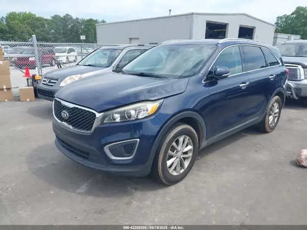 5XYPG4A30GG173807 2016 KIA SORENTO - Image 2