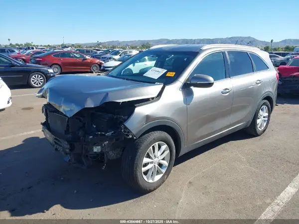 5XYPG4A30GG183740 2016 KIA SORENTO - Image 2