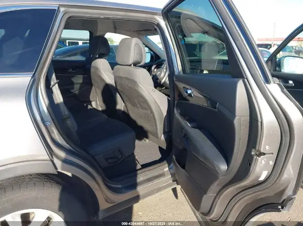 5XYPG4A30GG183740 2016 KIA SORENTO - Image 8
