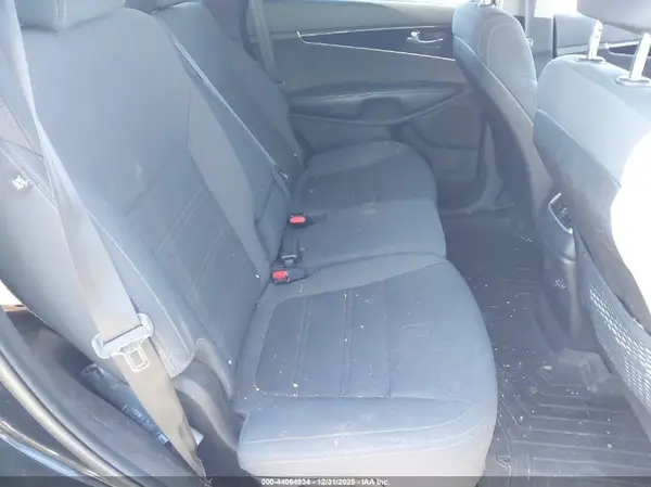 5XYPG4A30HG187918 2017 KIA SORENTO - Image 8
