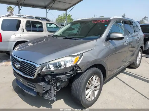 5XYPG4A30HG189880 2017 KIA SORENTO - Image 2