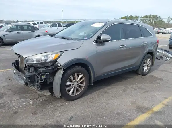 5XYPG4A30HG204538 2017 KIA SORENTO - Image 2