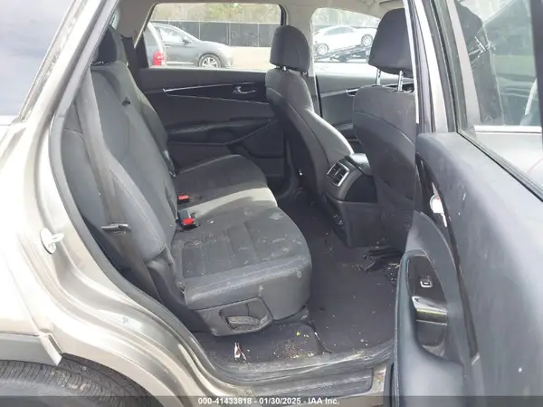 5XYPG4A30HG204538 2017 KIA SORENTO - Image 8