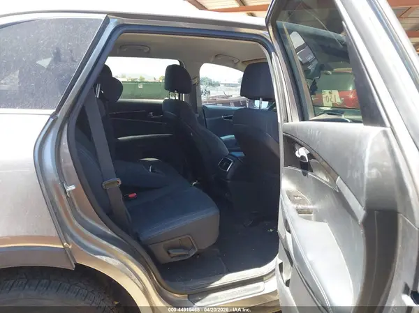 5XYPG4A30HG210226 2017 KIA SORENTO - Image 8