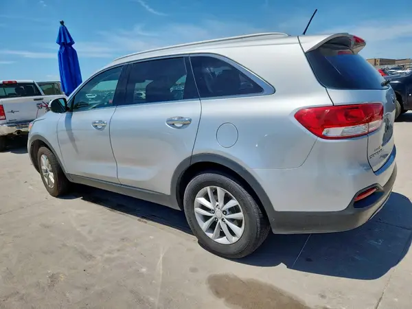 5XYPG4A30HG213188 2017 KIA SORENTO - Image 2
