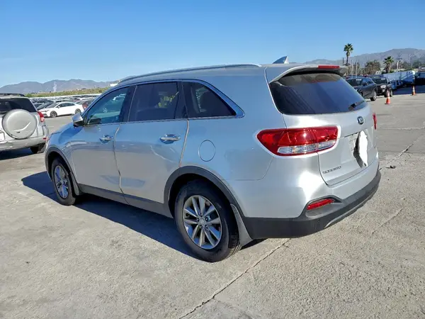 5XYPG4A30HG213191 2017 KIA SORENTO - Image 2