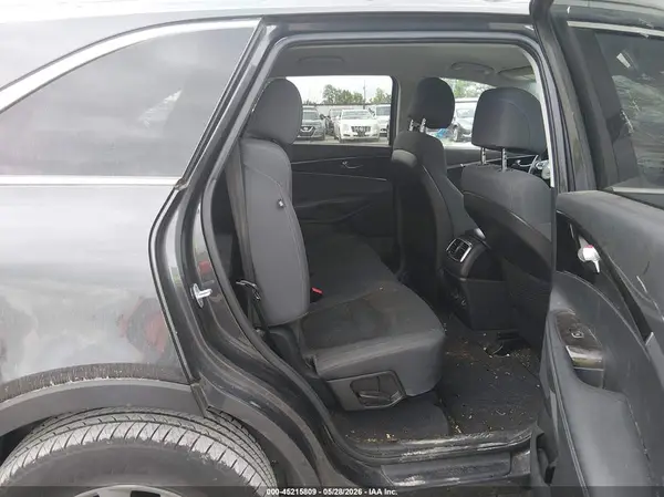 5XYPG4A30HG215166 2017 KIA SORENTO - Image 8