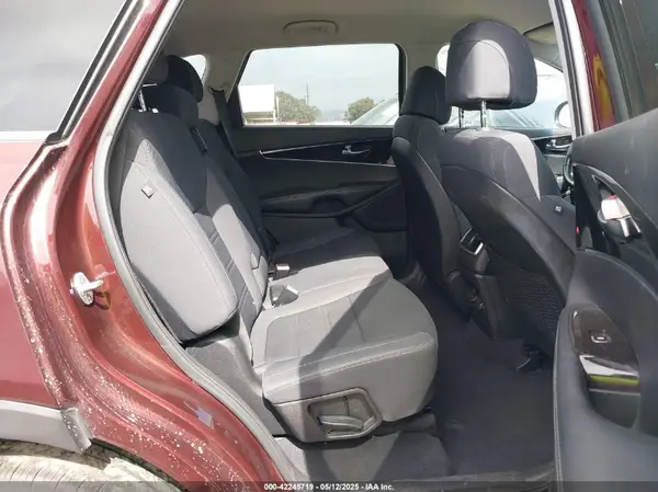 5XYPG4A30HG216740 2017 KIA SORENTO - Image 8