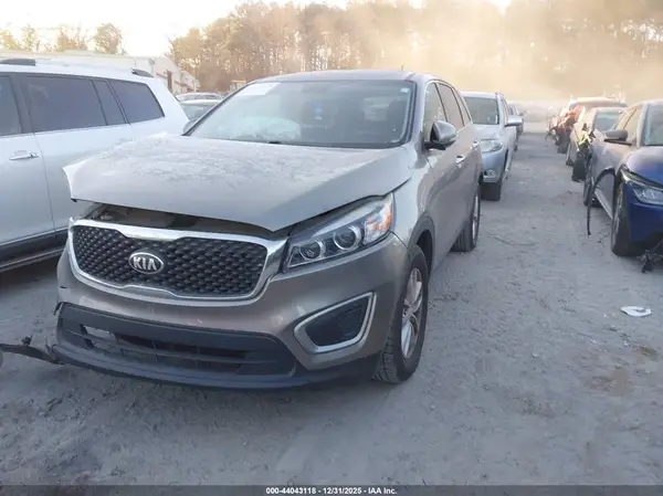 5XYPG4A30HG226250 2017 KIA SORENTO - Image 2