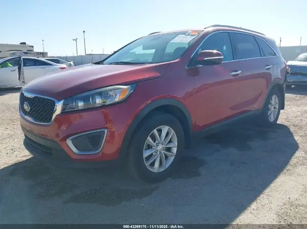 5XYPG4A30HG241735 2017 KIA SORENTO - Image 2