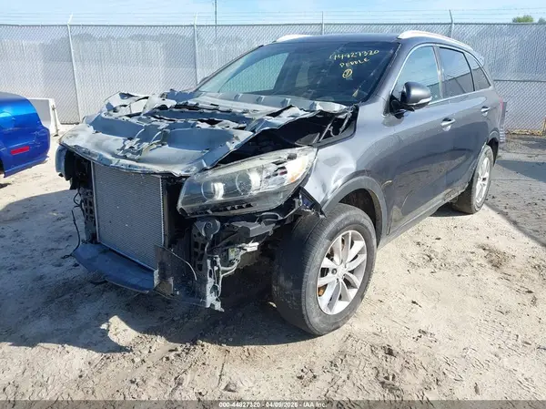 5XYPG4A30HG244988 2017 KIA SORENTO - Image 2