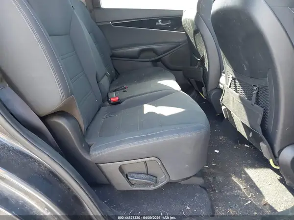 5XYPG4A30HG244988 2017 KIA SORENTO - Image 8