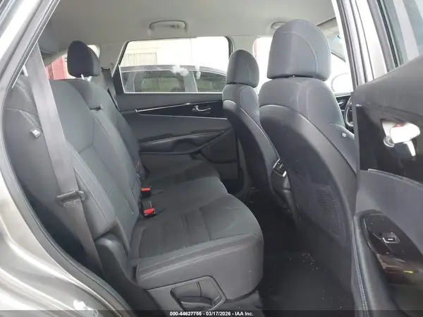 5XYPG4A30HG248362 2017 KIA SORENTO - Image 8